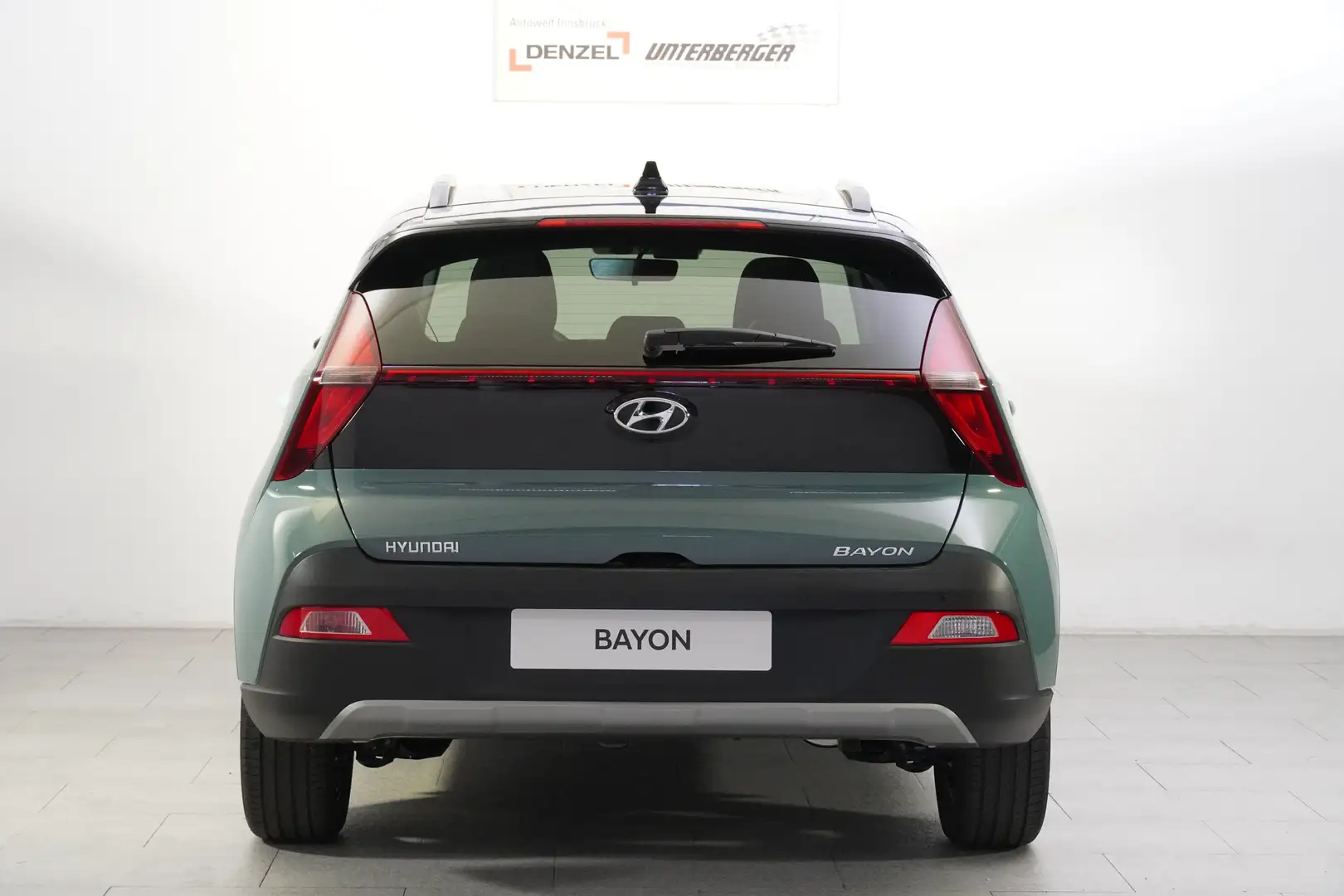 Vehicle image, number 9