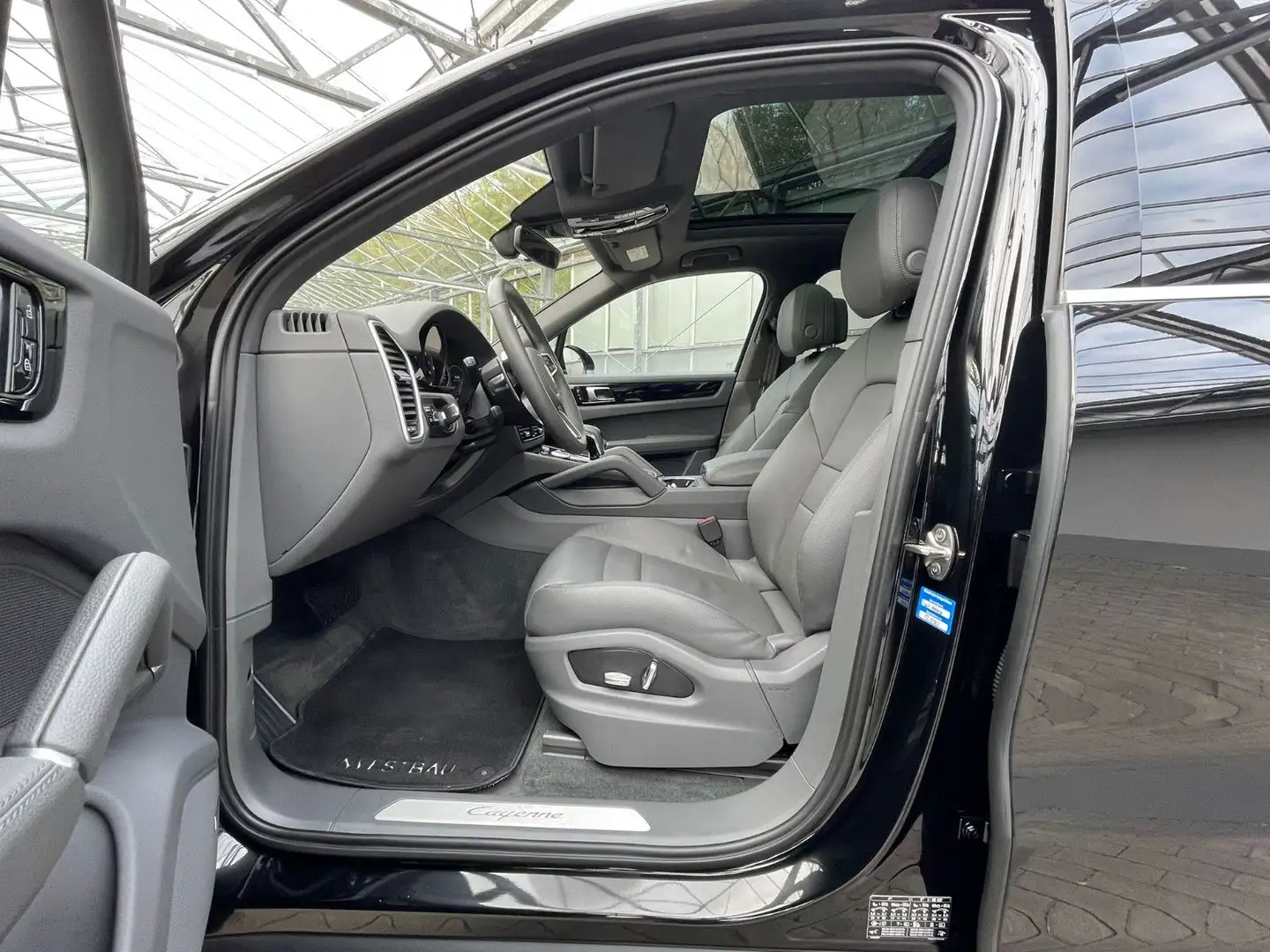 Vehicle image, number 4