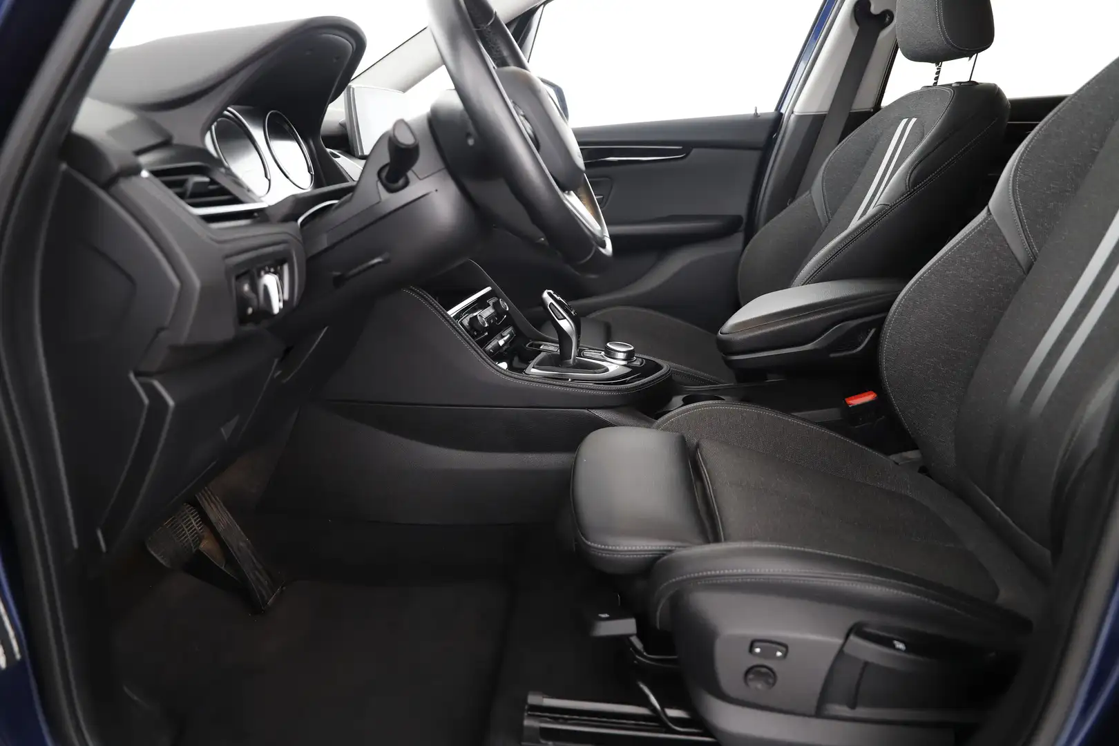 Vehicle image, number 8