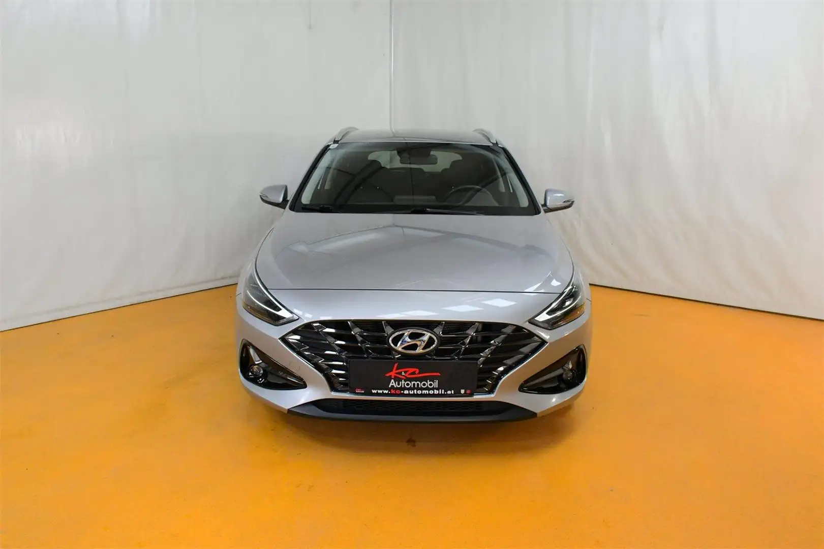 Vehicle image, number 9