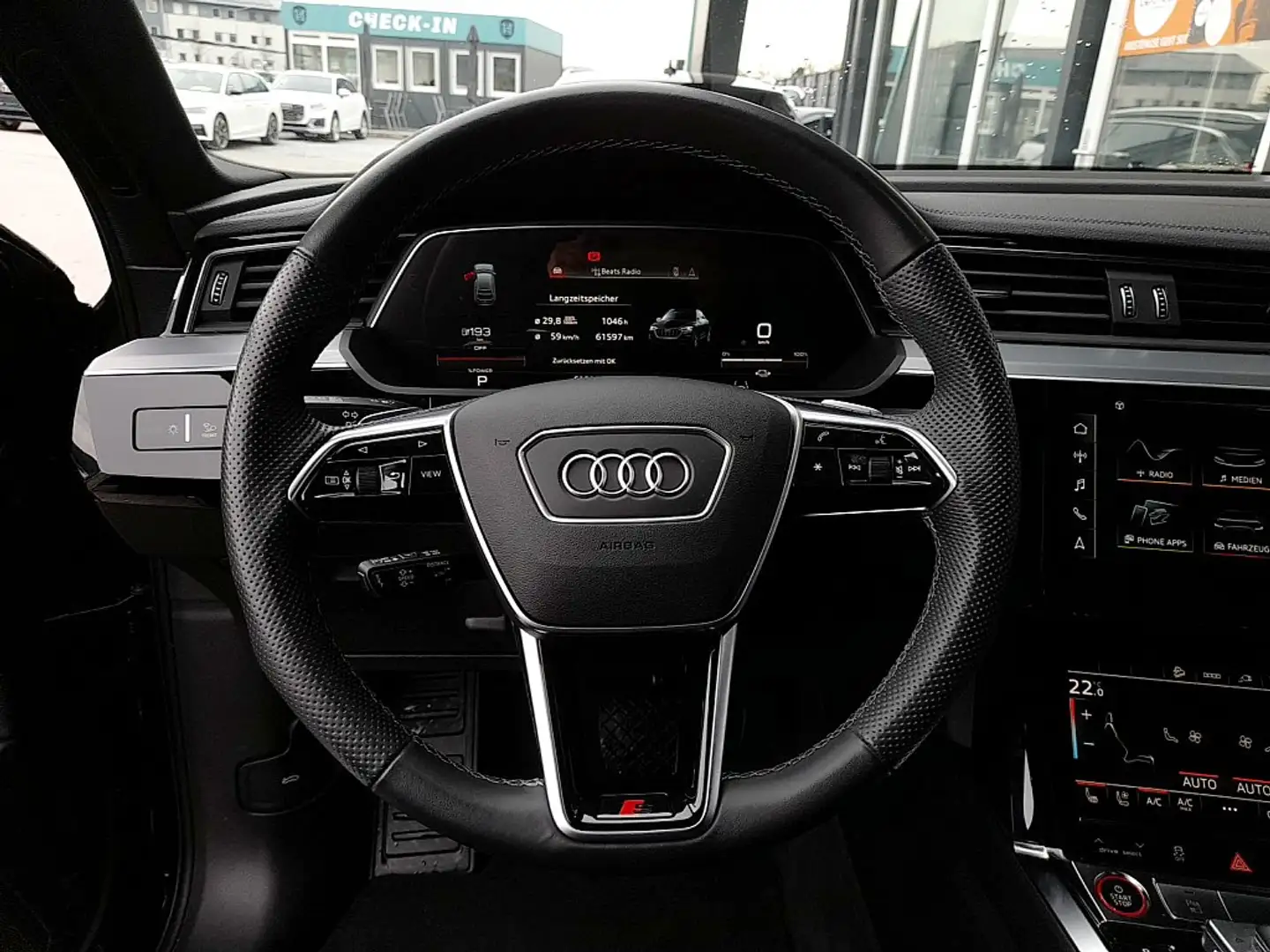 Vehicle image, number 10