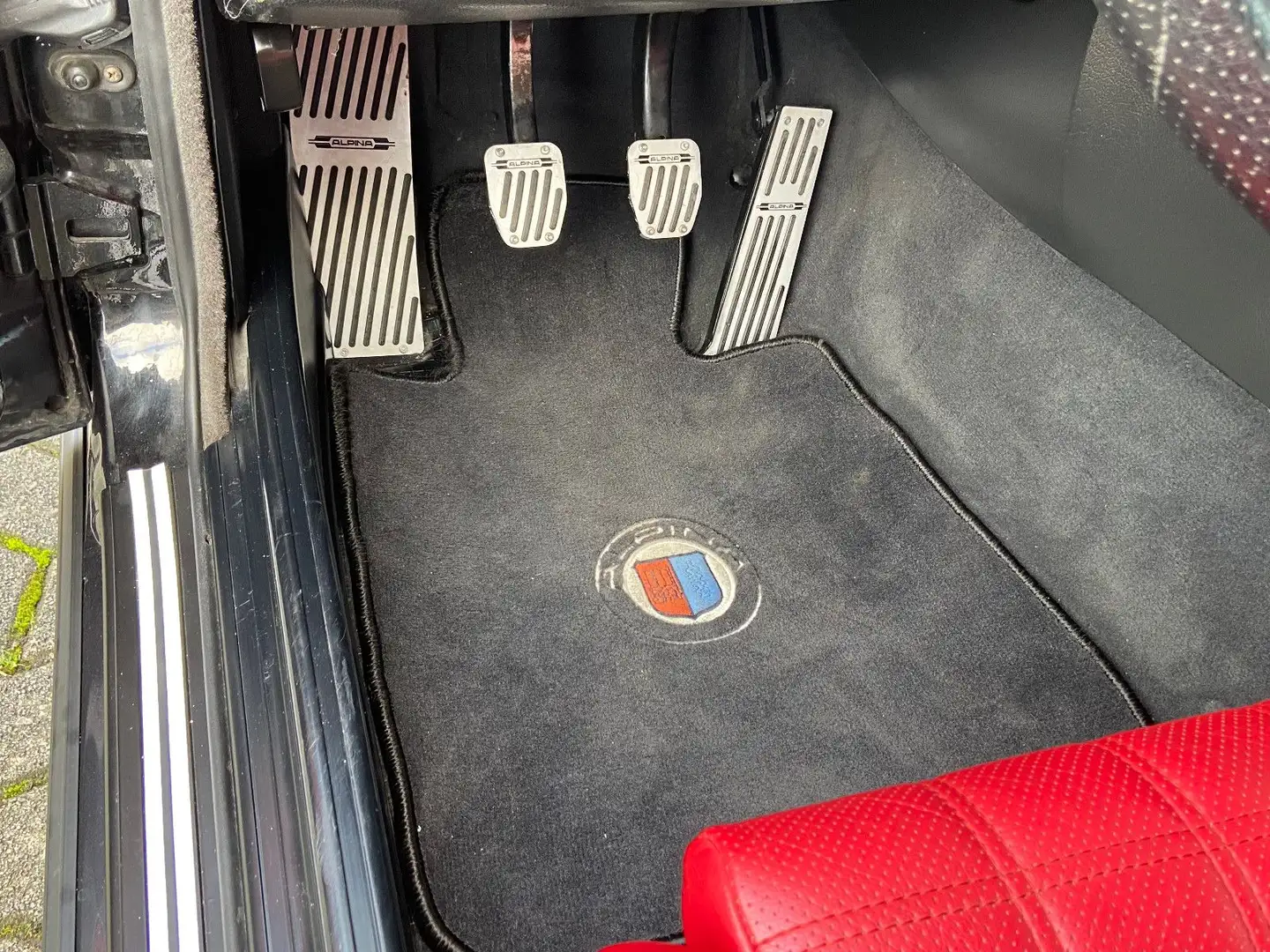 Vehicle image, number 8