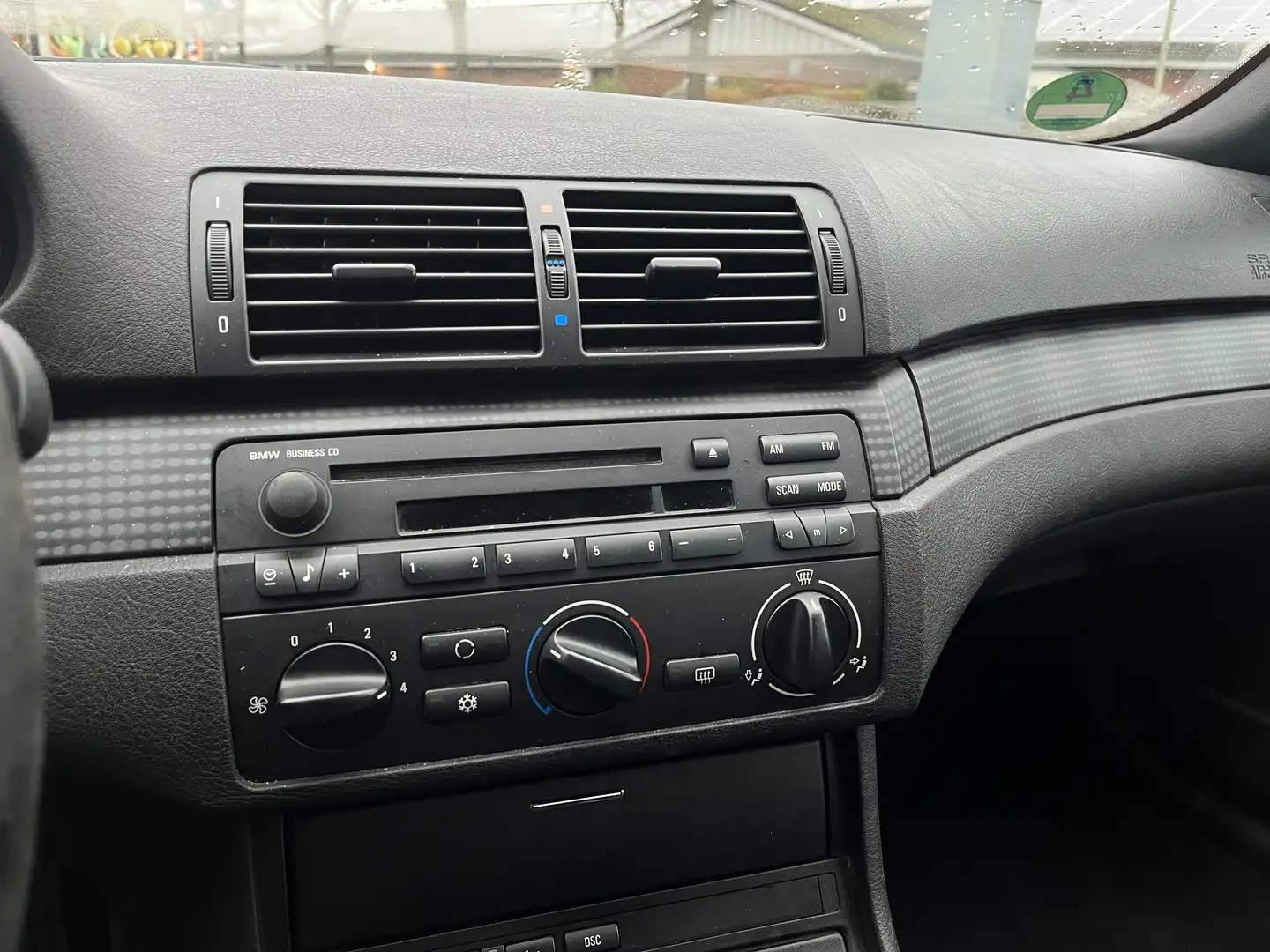 Vehicle image, number 8