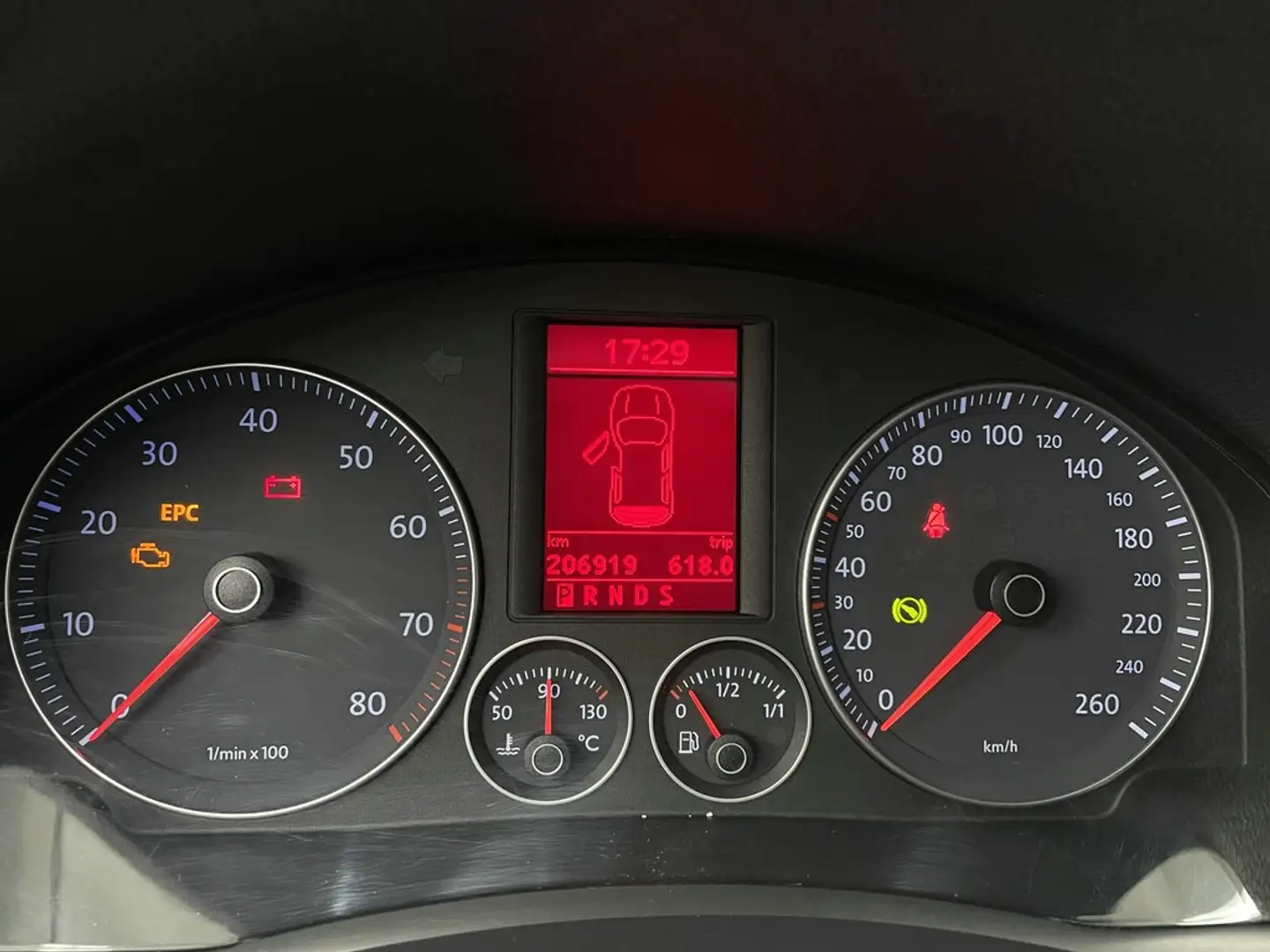 Vehicle image, number 8