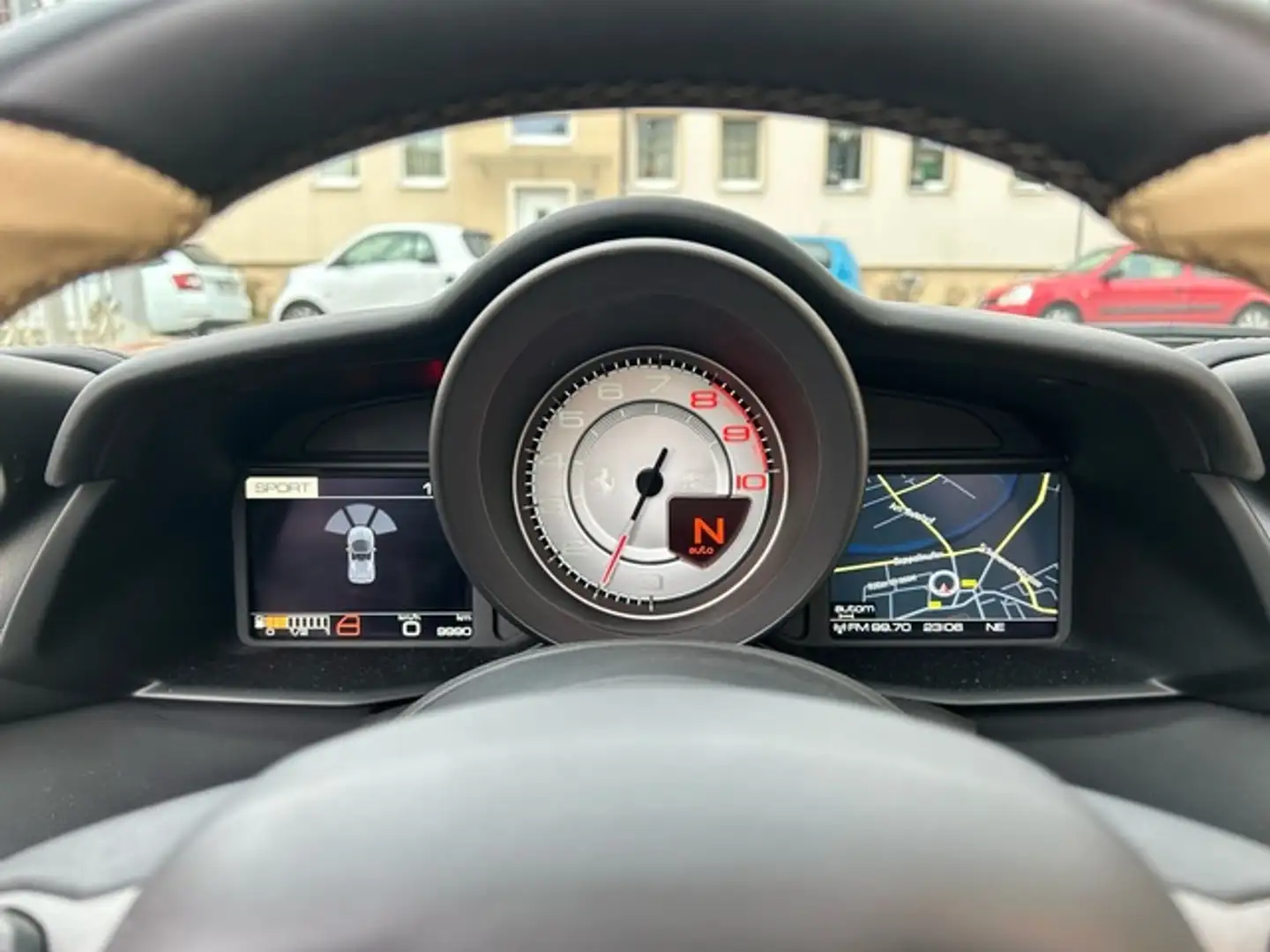 Vehicle image, number 13