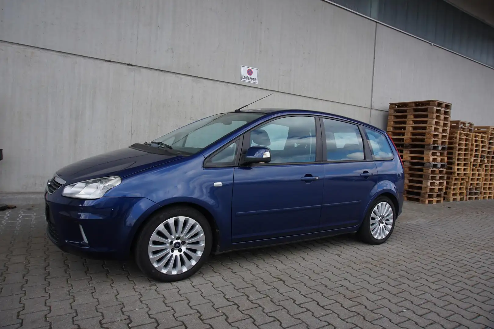 Vehicle image, number 3