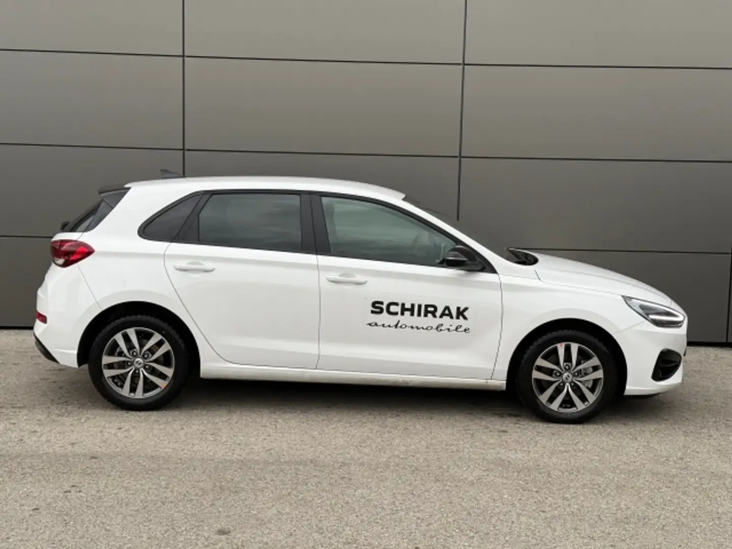 Vehicle image, number 2