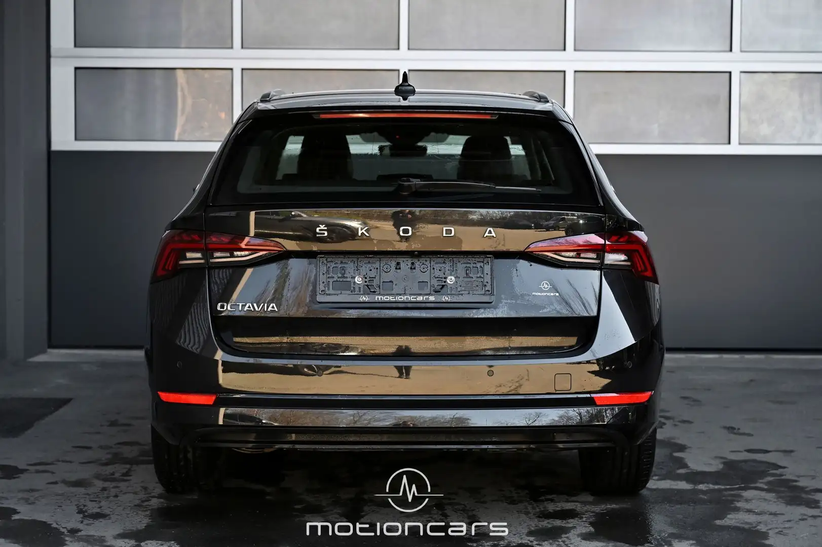 Vehicle image, number 4
