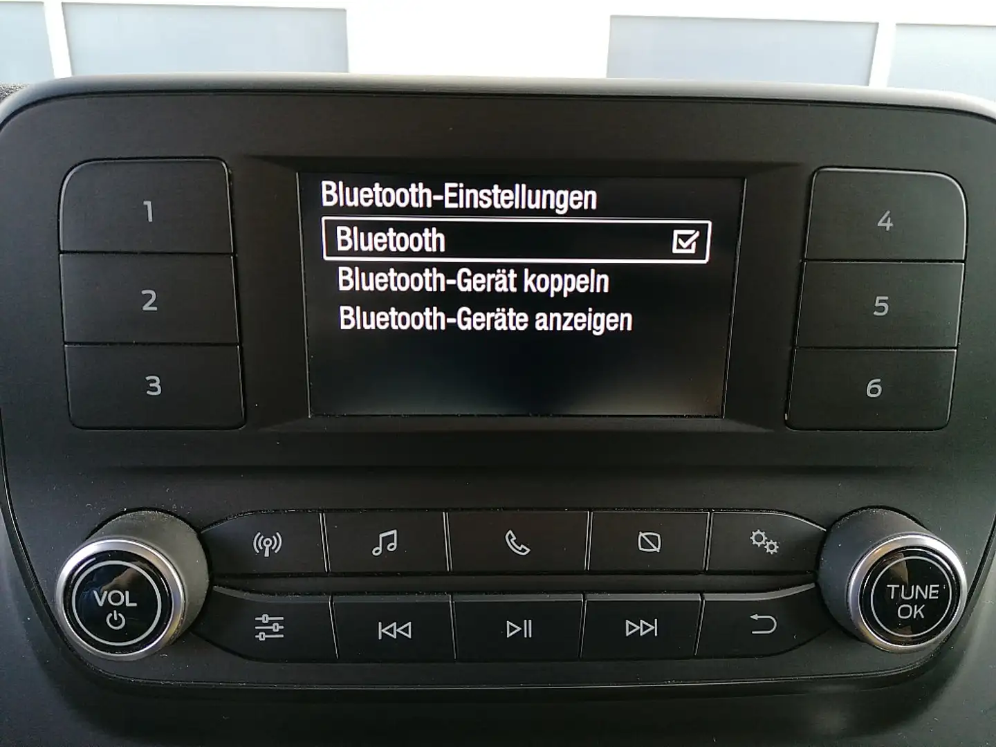 Vehicle image, number 12