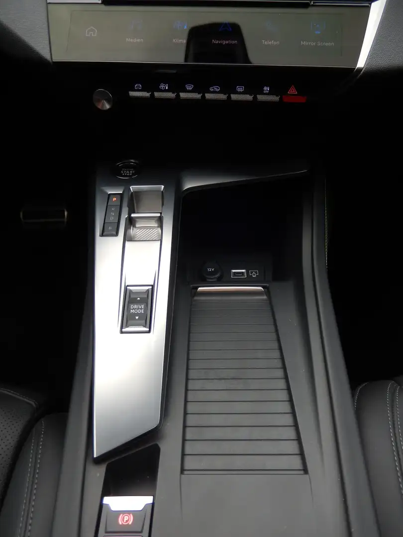 Vehicle image, number 19