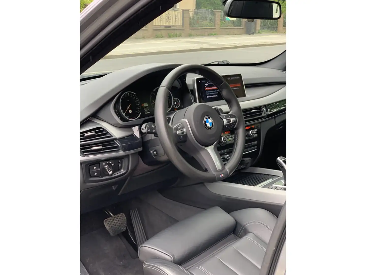 Vehicle image, number 9