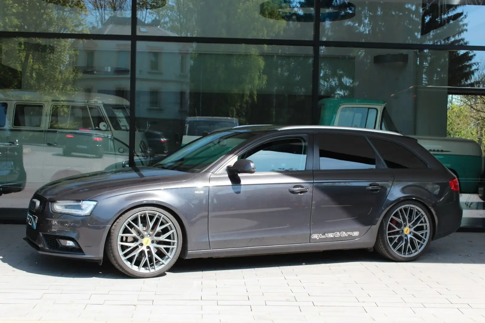 Vehicle image, number 3