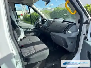 Vehicle image thumbnail, number 9