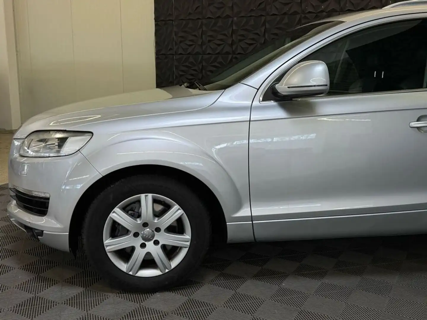 Vehicle image, number 9