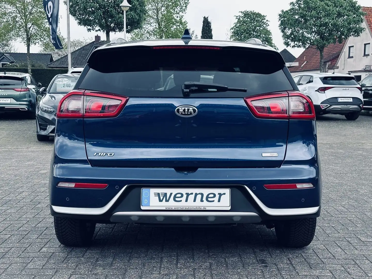 Vehicle image, number 6