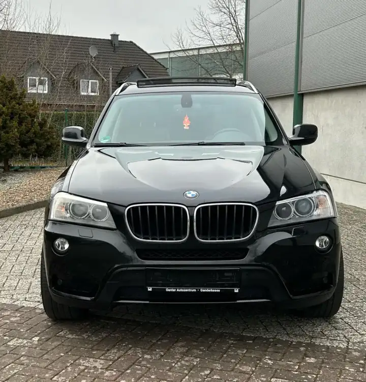 Additional image of the vehicle