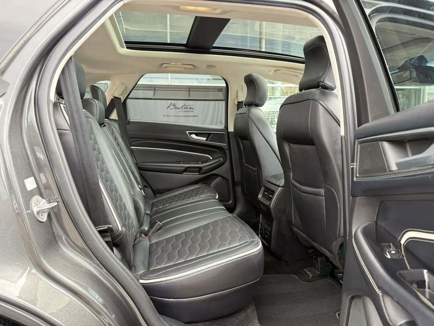 Vehicle image, number 10