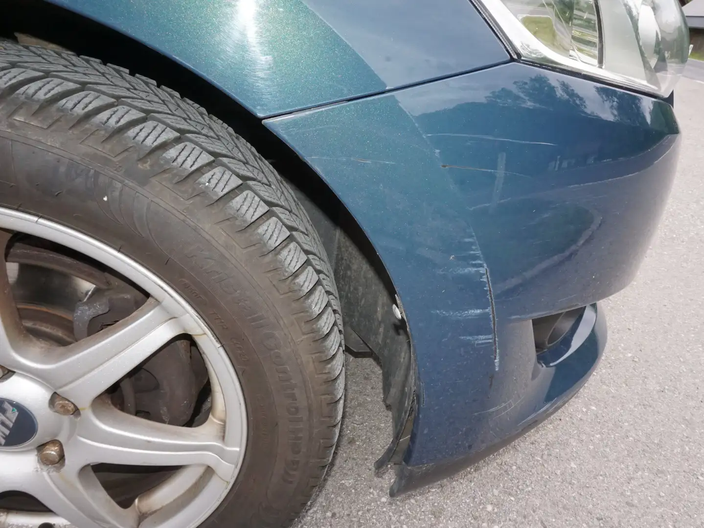 Vehicle image, number 12