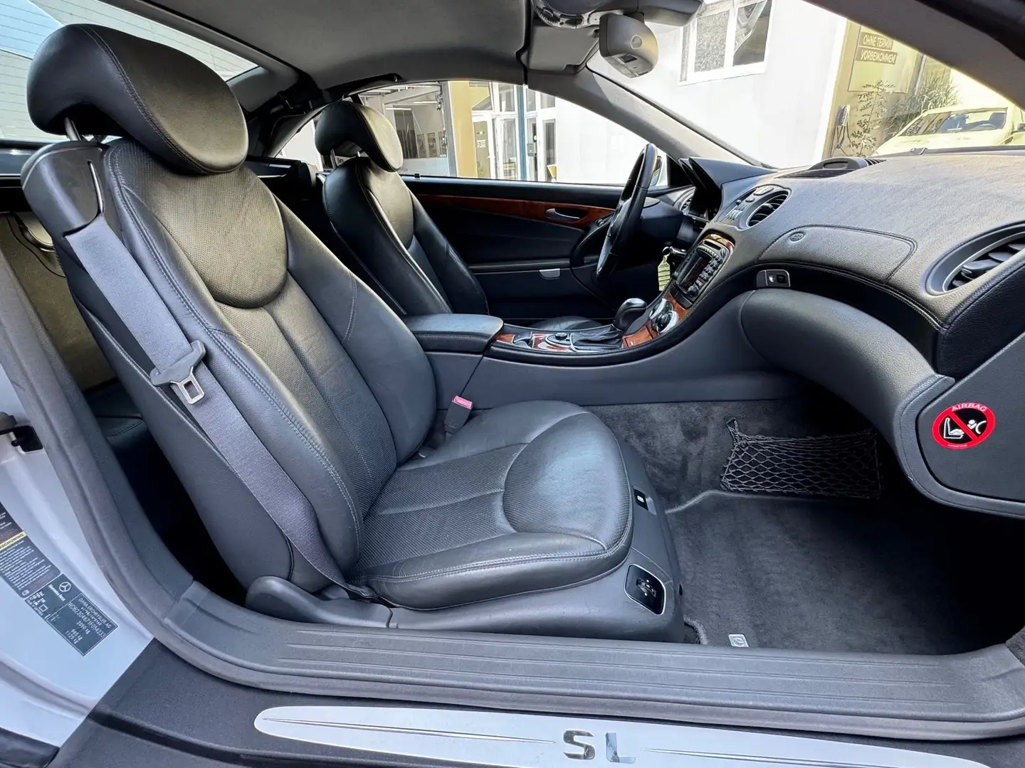 Vehicle image, number 9