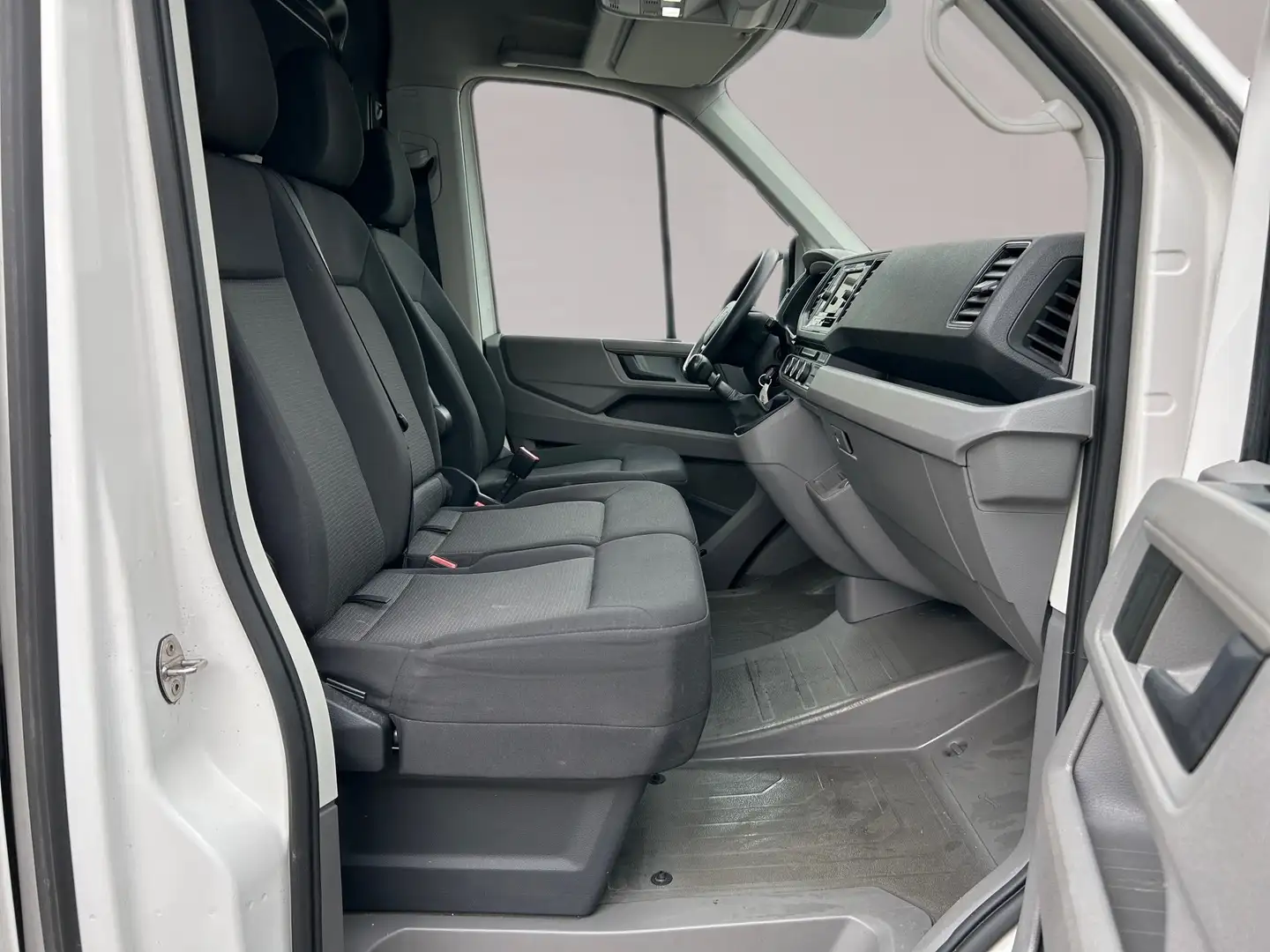 Vehicle image, number 8