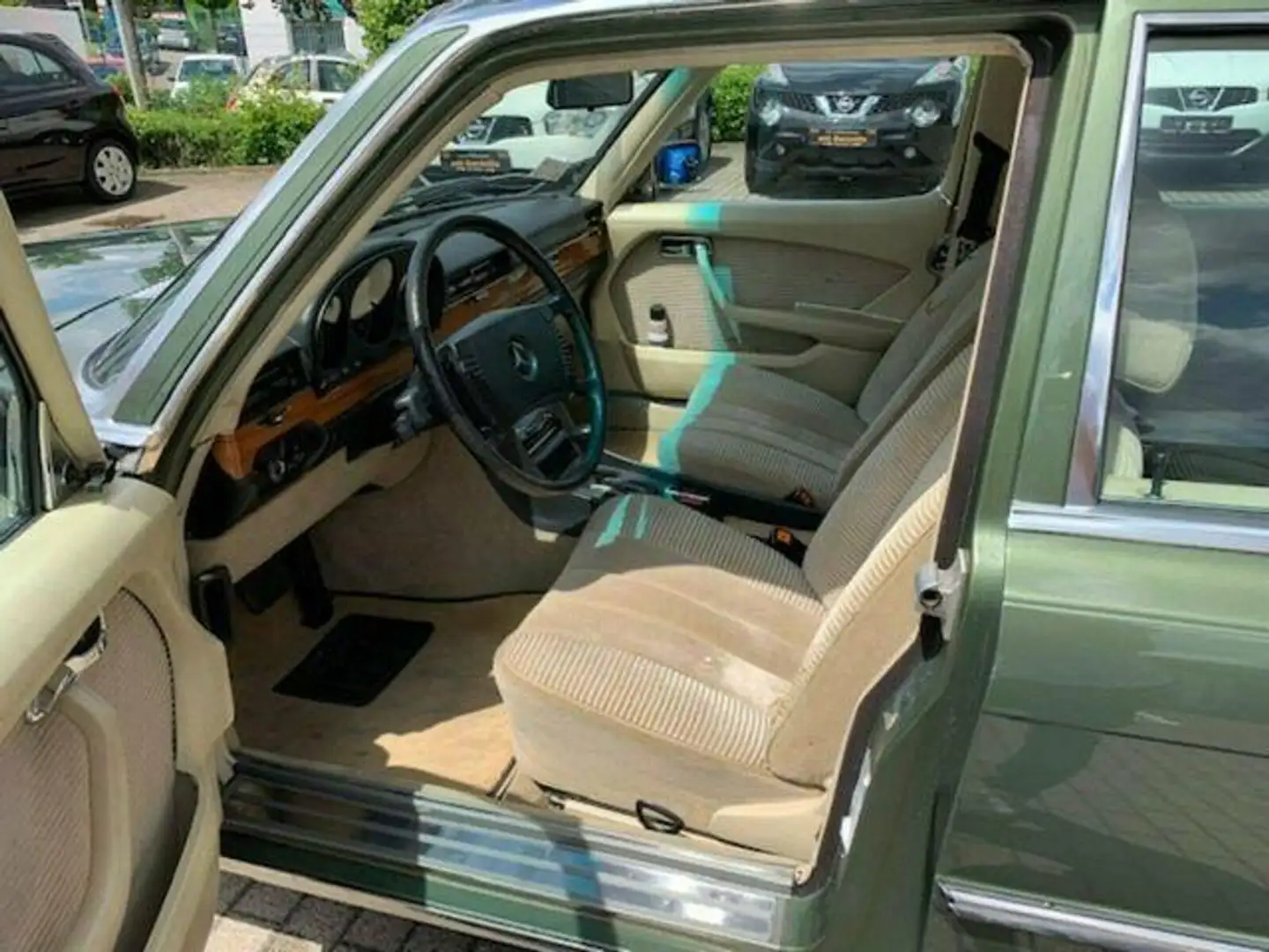 Vehicle image, number 10
