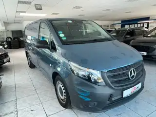 Vehicle image thumbnail, number 3