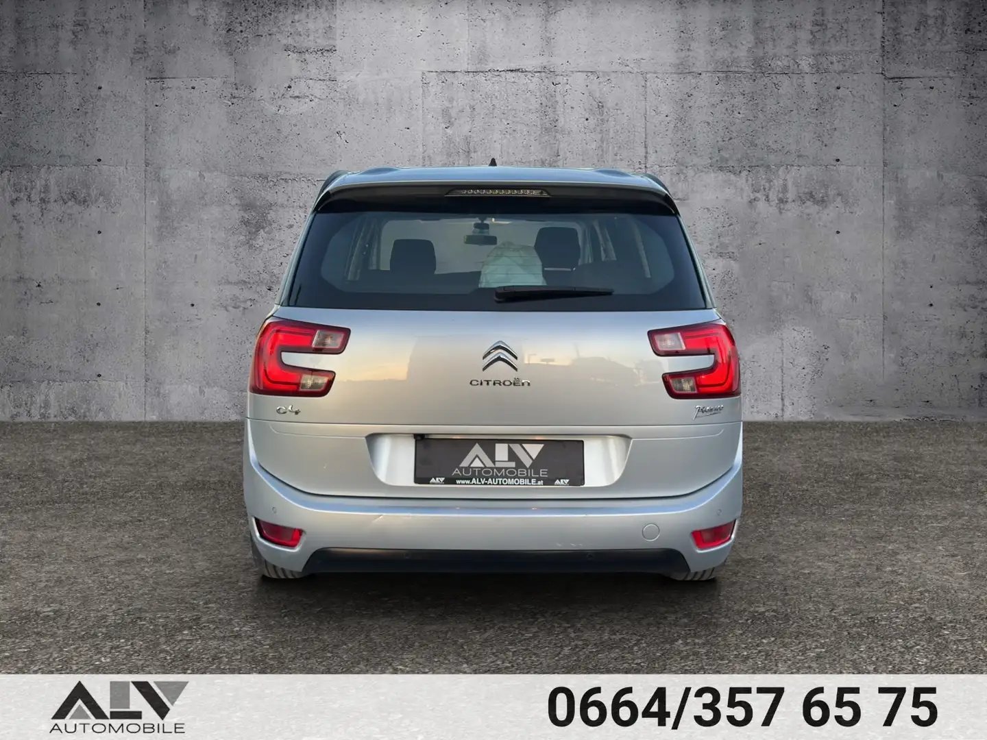 Vehicle image, number 6