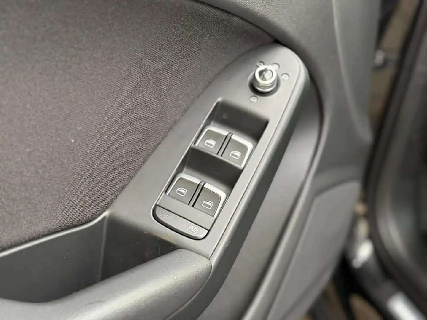 Vehicle image, number 9