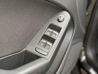 Vehicle image thumbnail, number 9