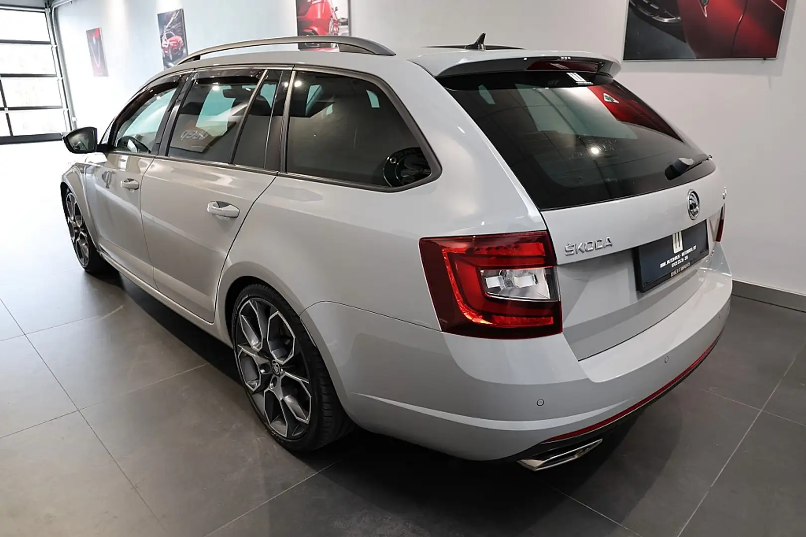Vehicle image, number 4
