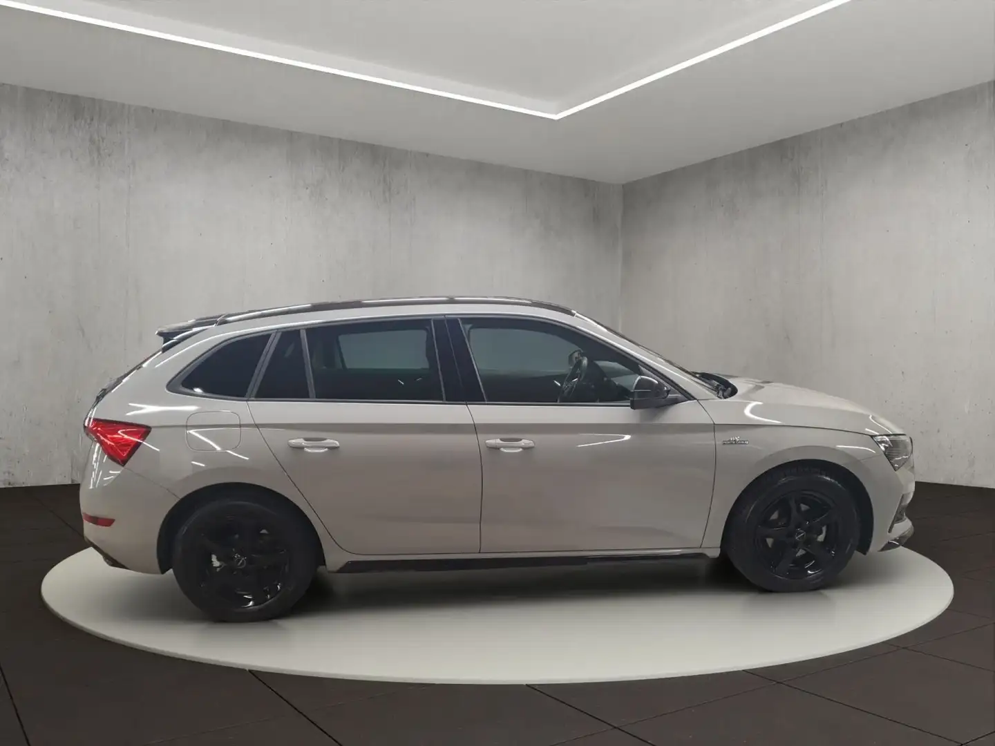 Vehicle image, number 6