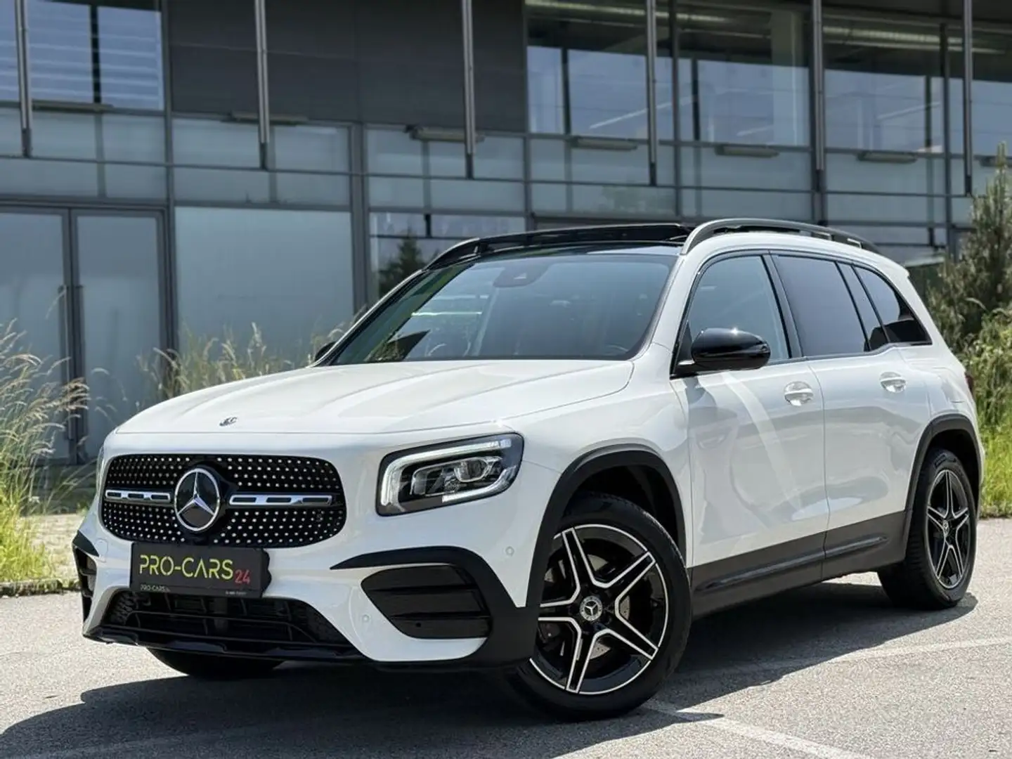 Vehicle image, number 13