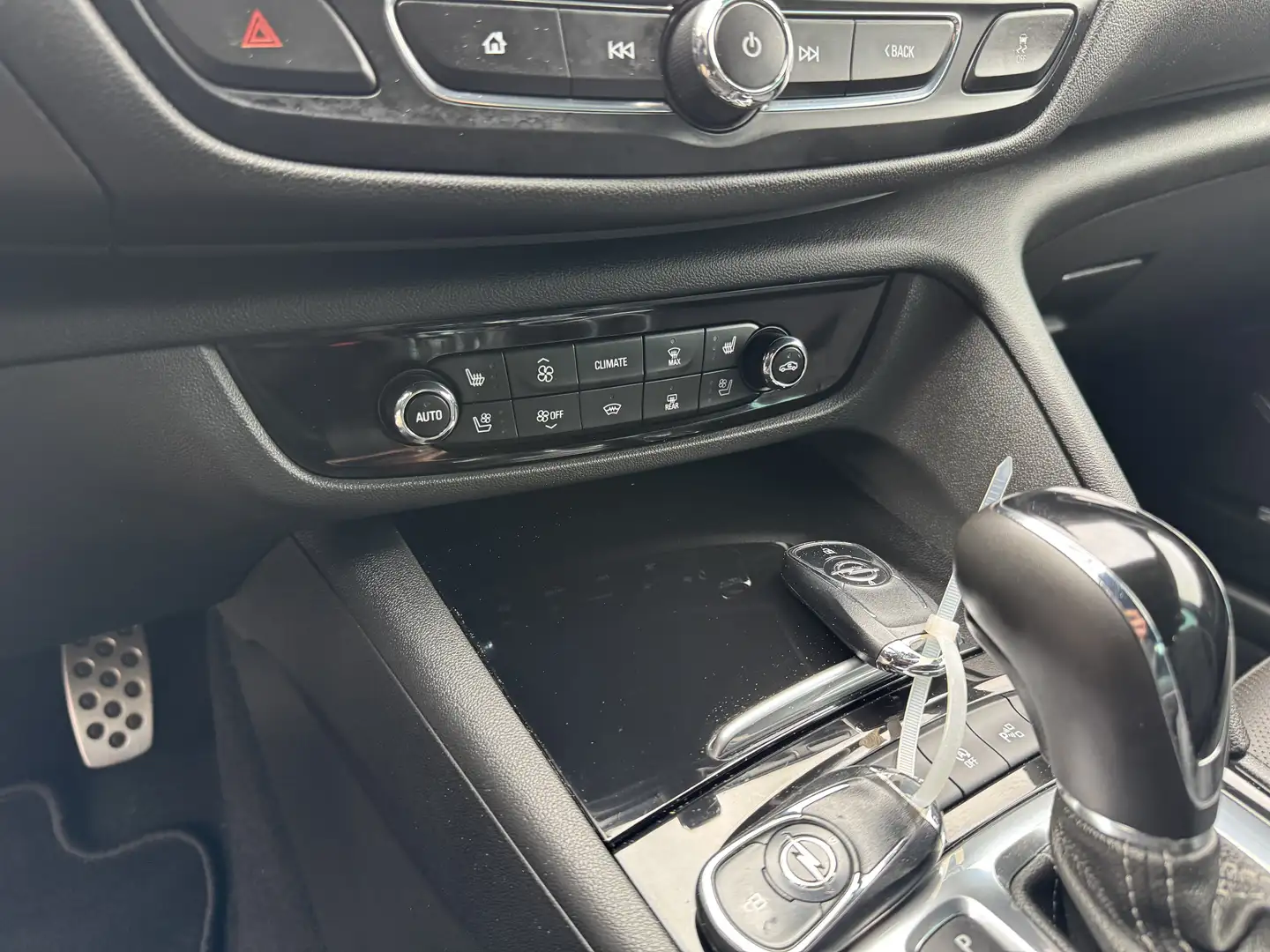 Vehicle image, number 13
