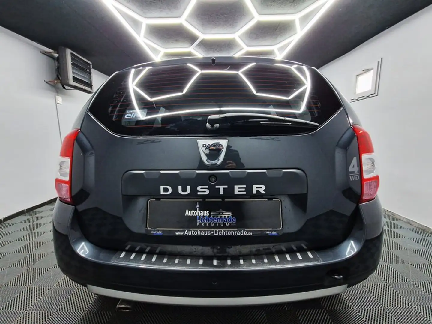 Vehicle image, number 7
