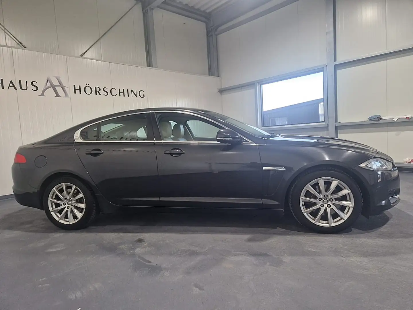 Vehicle image, number 4