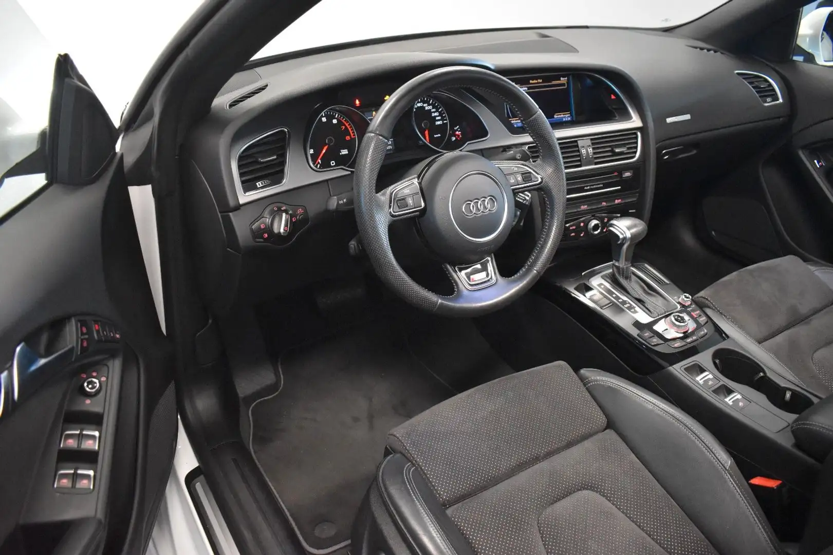 Vehicle image, number 13