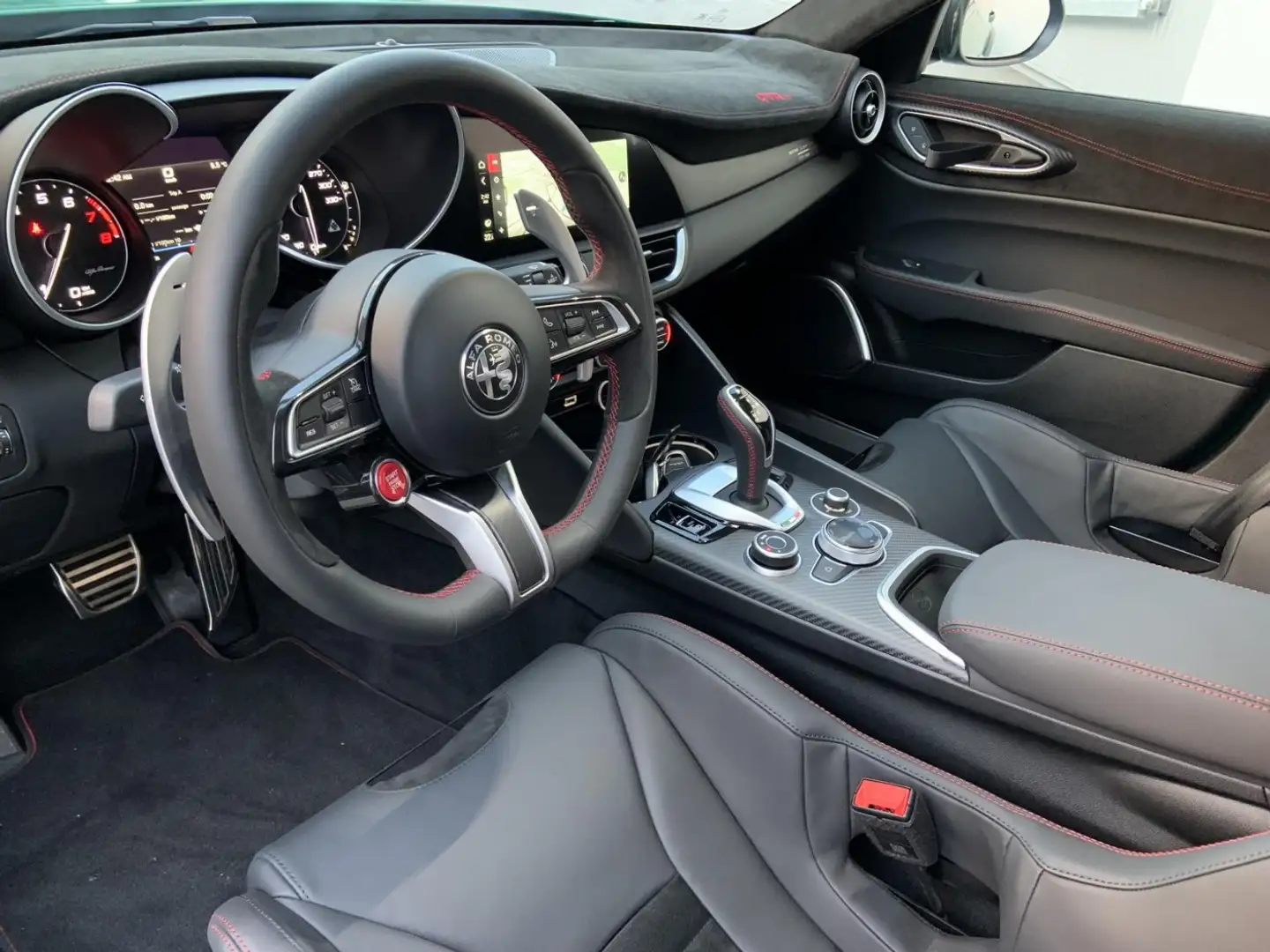 Vehicle image, number 6