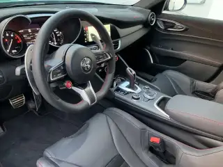 Vehicle image thumbnail, number 6