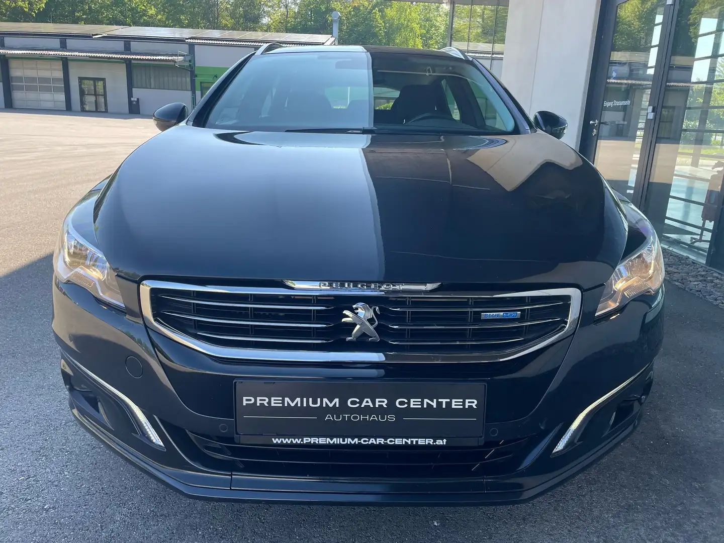 Vehicle image, number 2