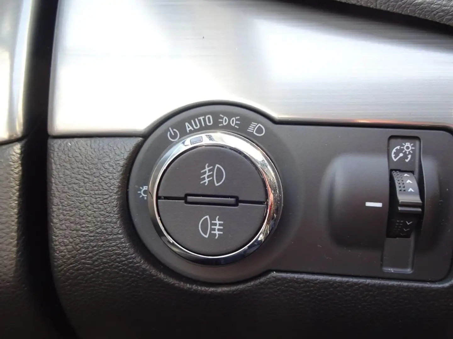Vehicle image, number 16