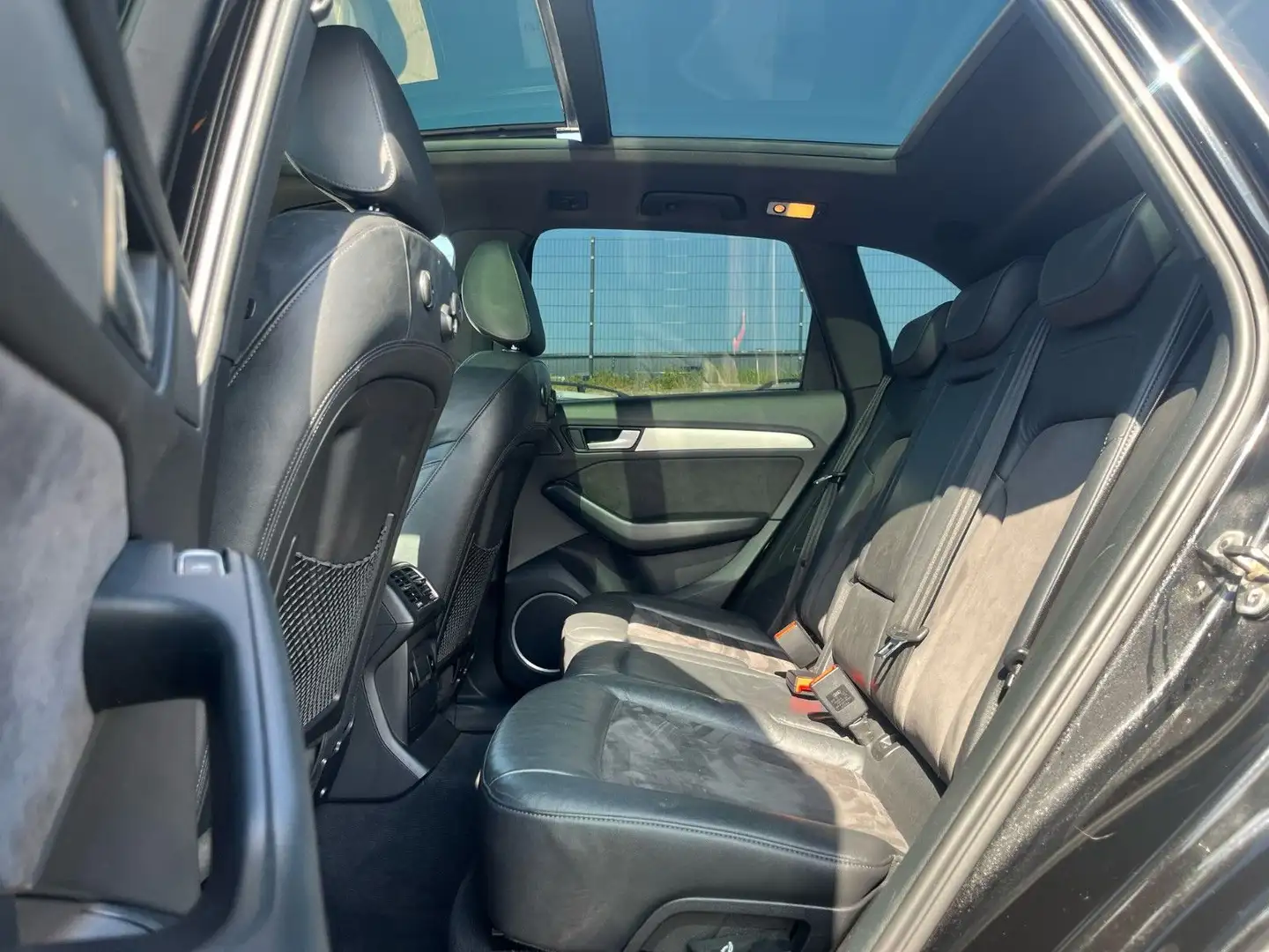 Vehicle image, number 9