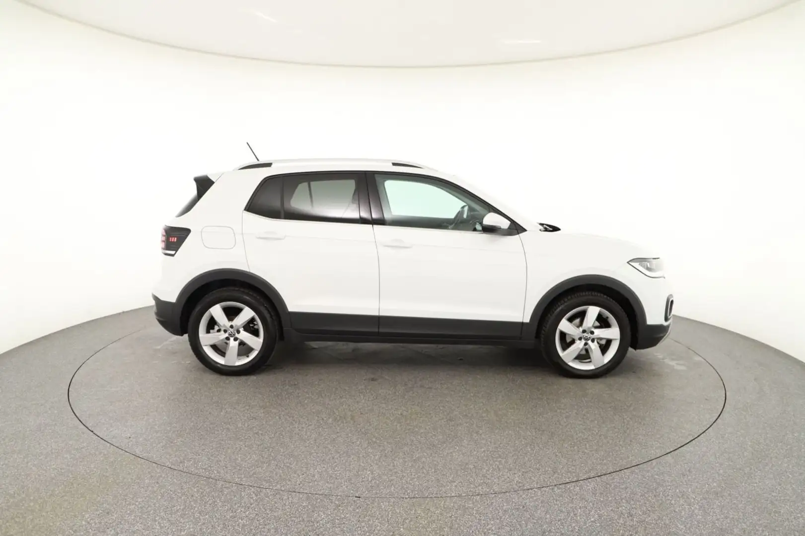Vehicle image, number 6