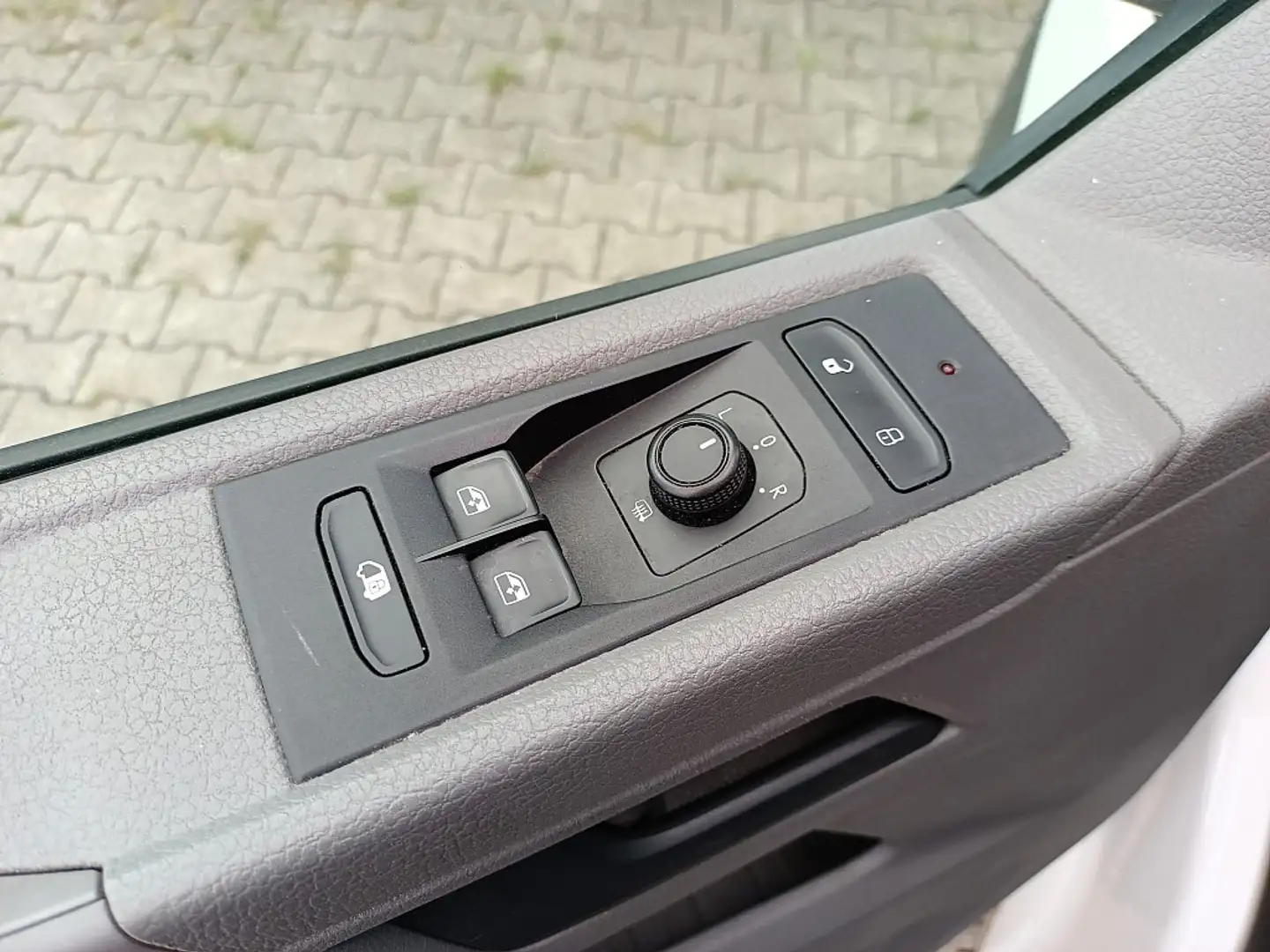 Vehicle image, number 19