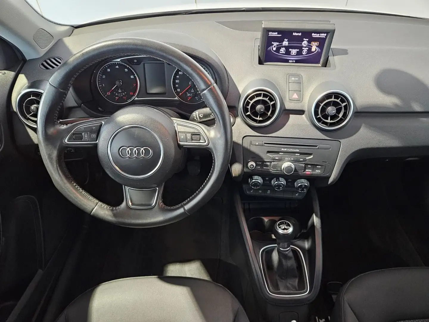 Vehicle image, number 10
