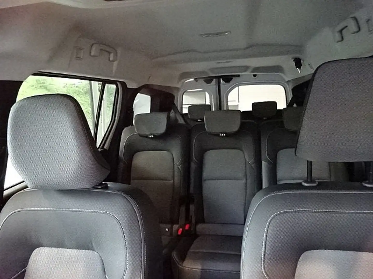Vehicle image, number 13