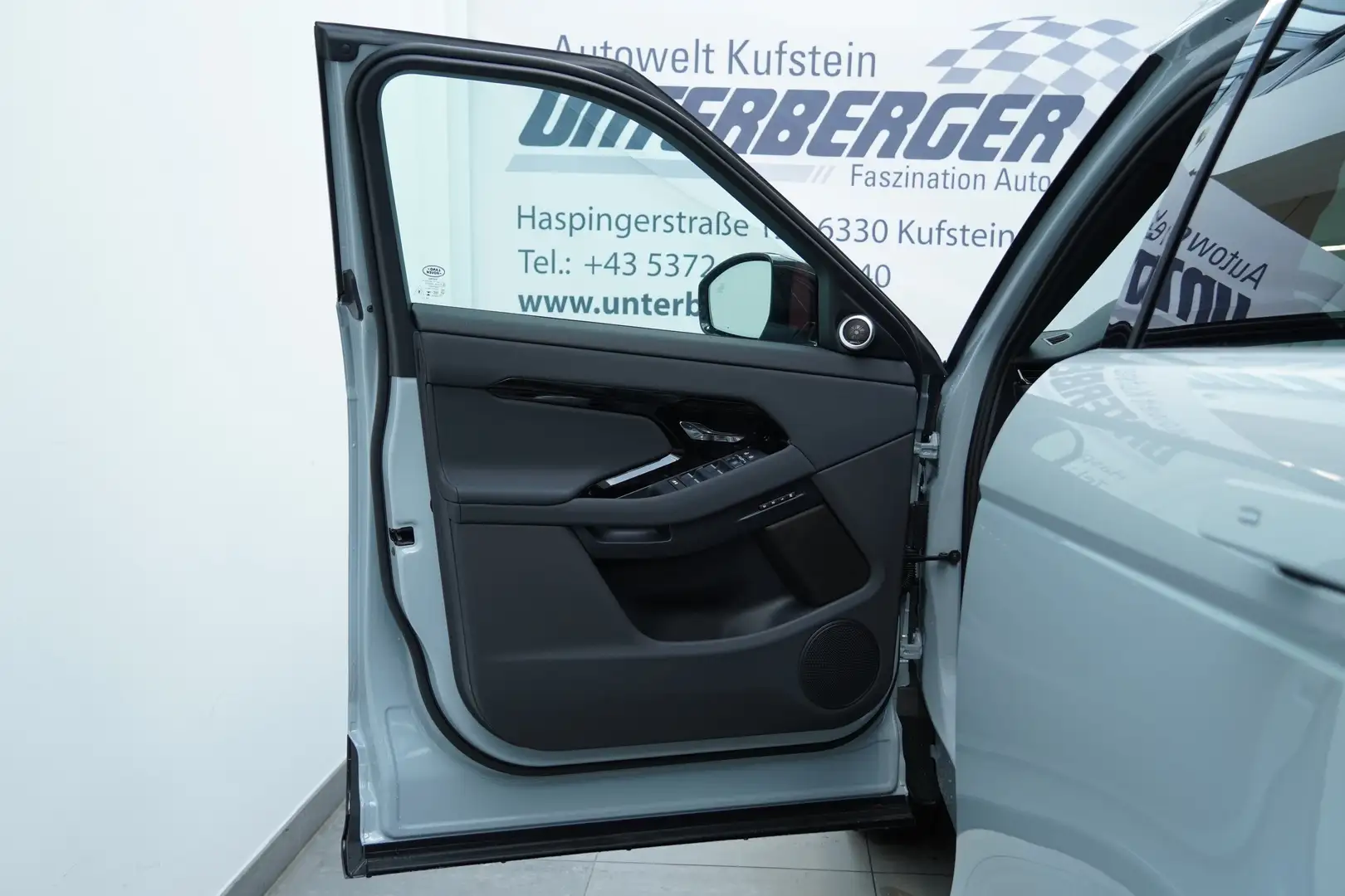 Vehicle image, number 14