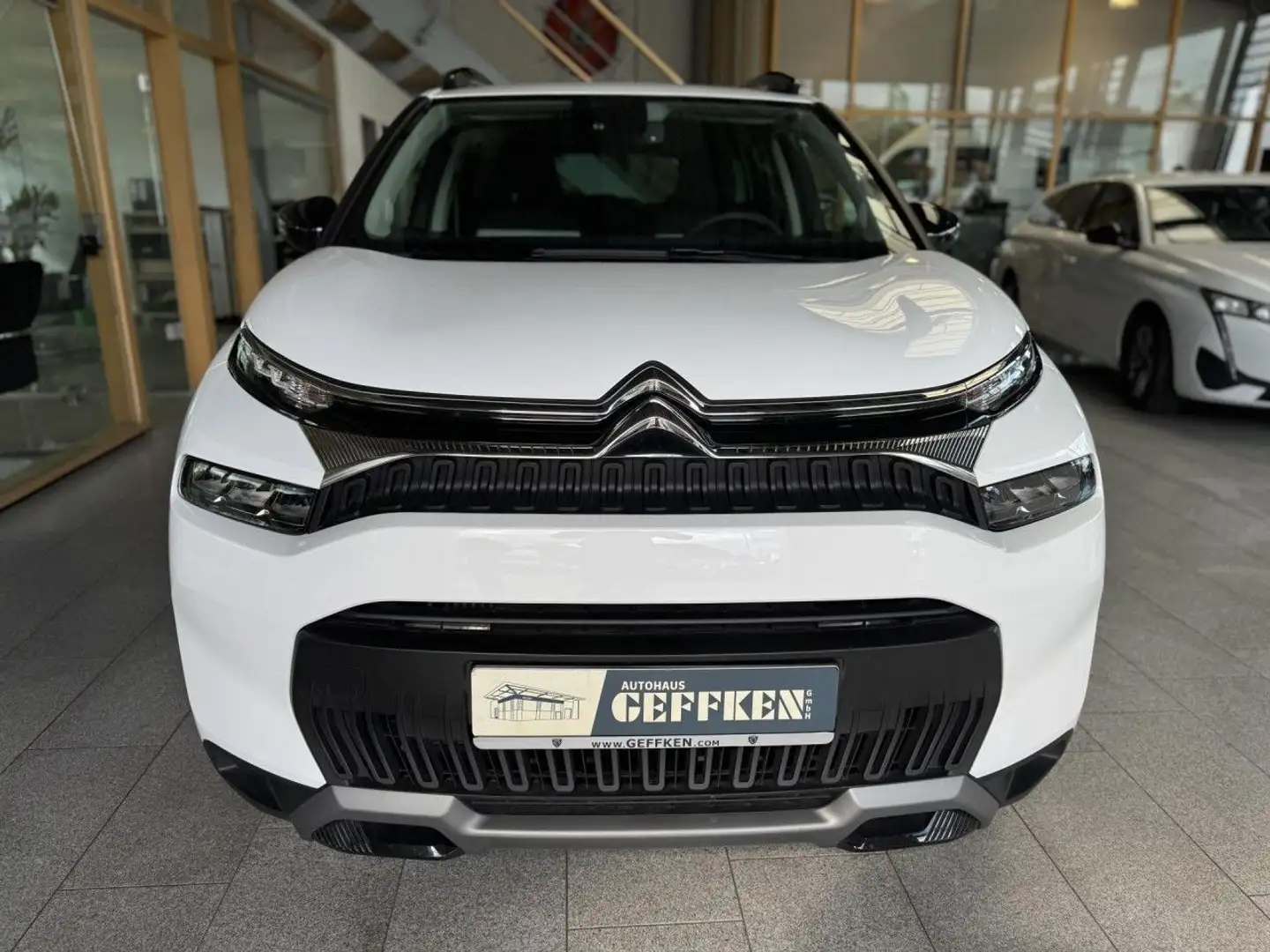 Vehicle image, number 3