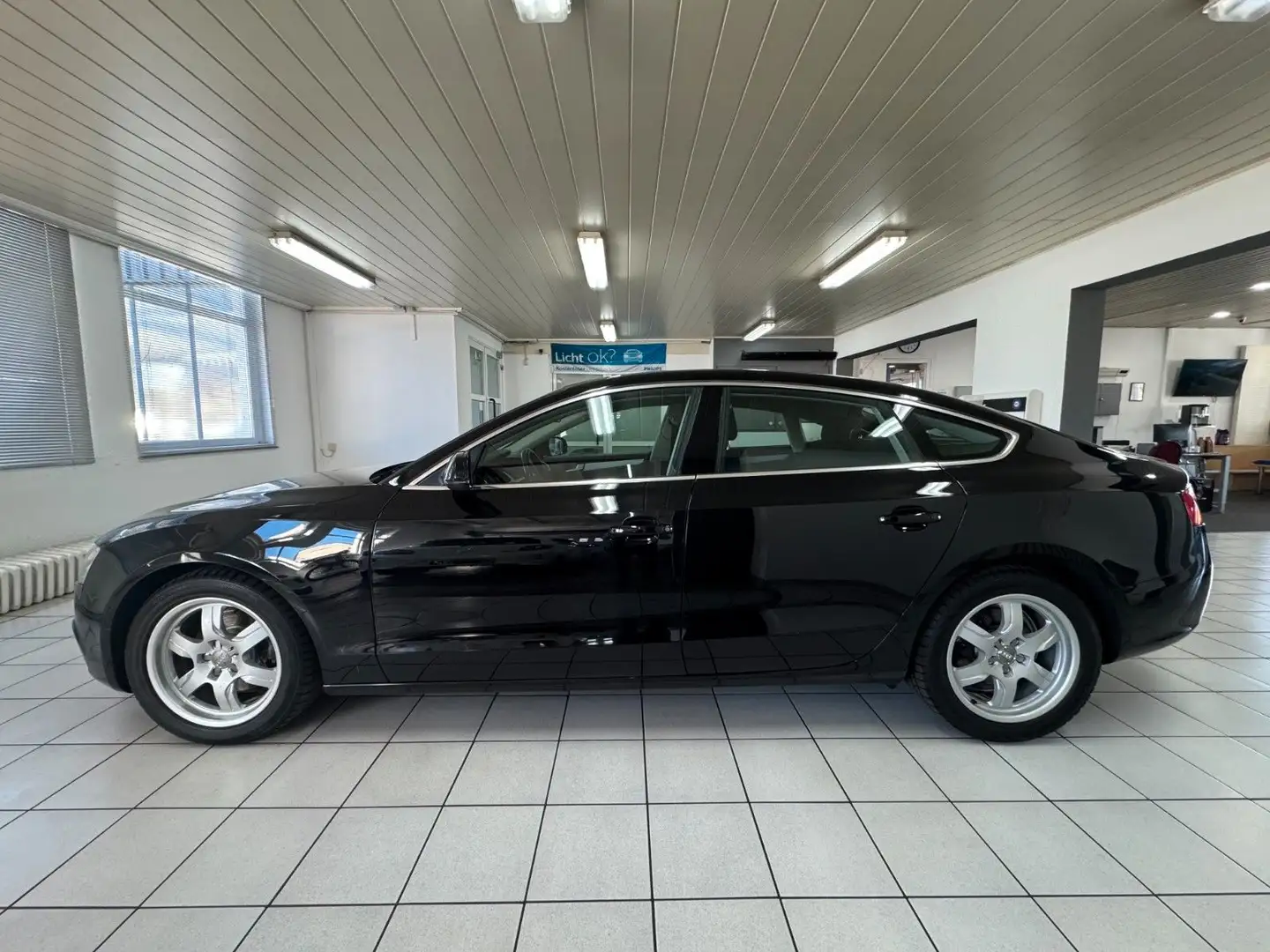 Vehicle image, number 5