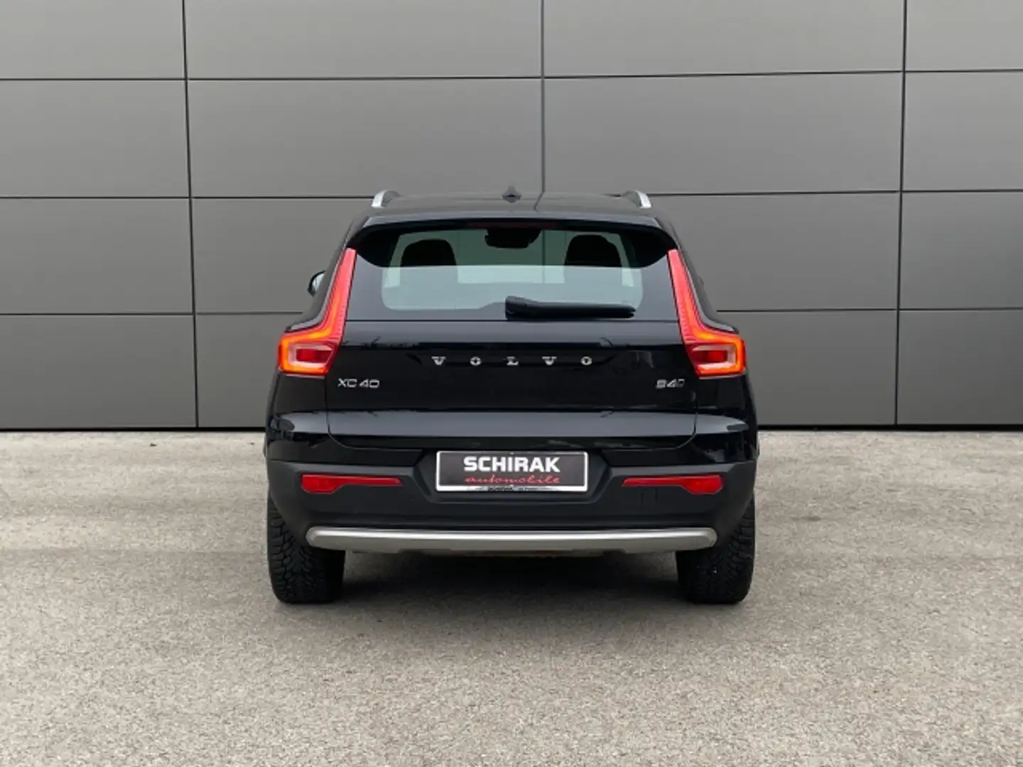 Vehicle image, number 4
