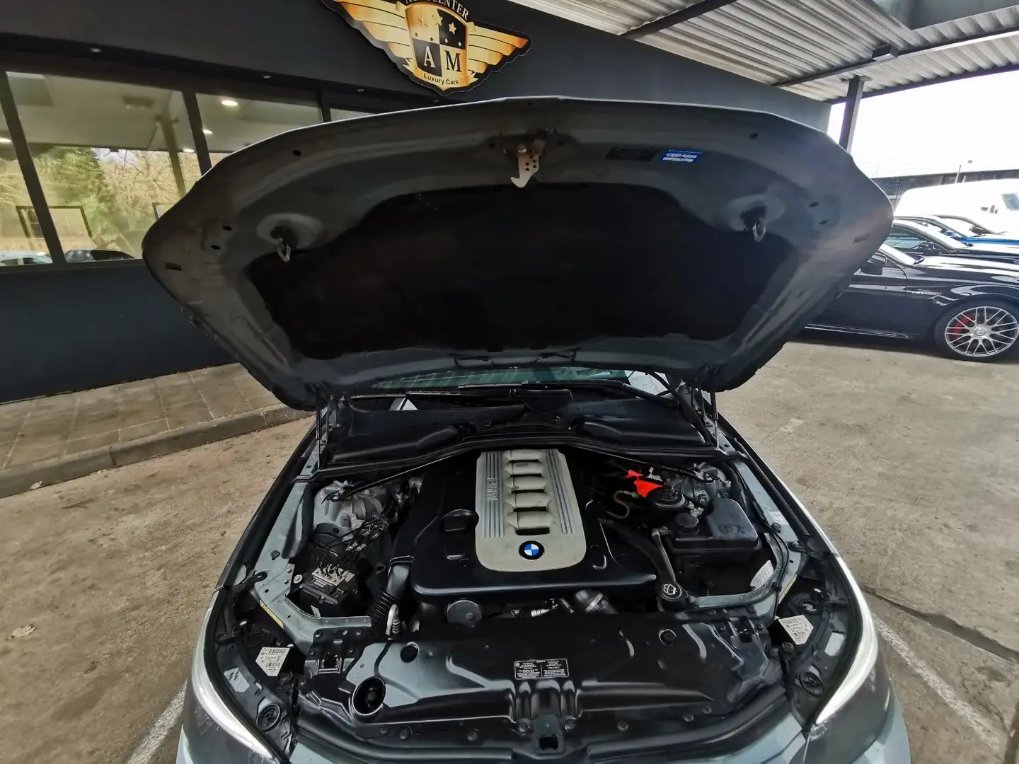 Vehicle image, number 12